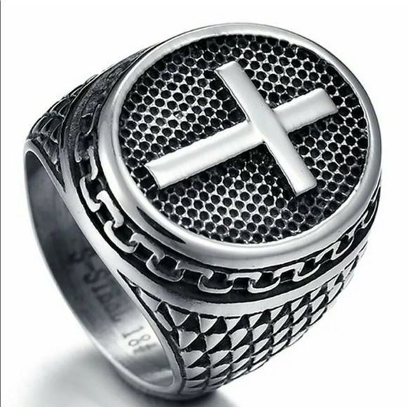 New stainless steel men’s cross ring - Picture 3 of 3